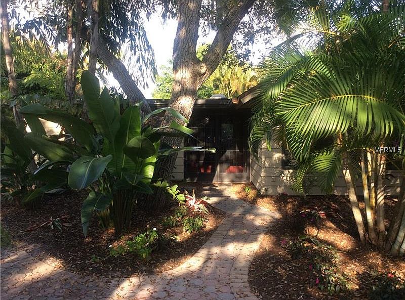 1st image of 114 Island Cir