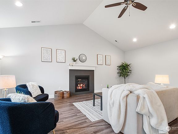 5th image of 14008 NE 36th Circle