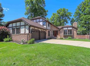 4707 W Bridalwood Dr, Peoria, IL 61615