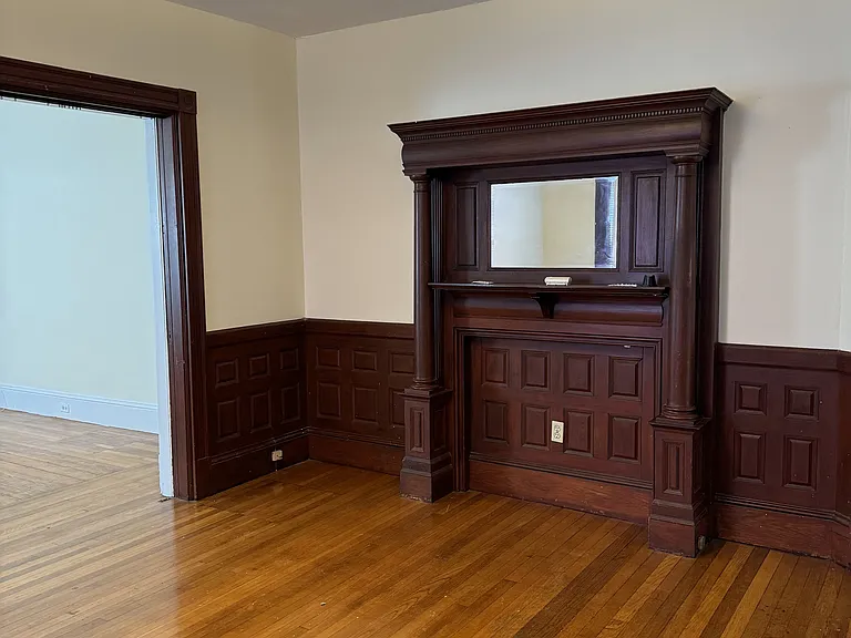 Dining room.