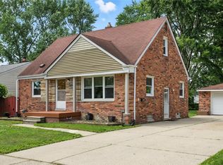 25301 Ford St, Roseville, MI