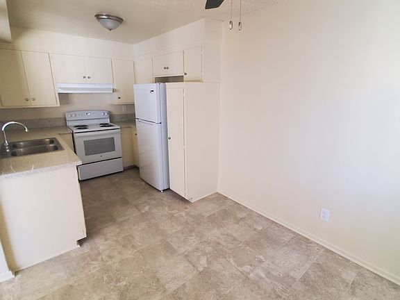 2nd image of 3031 Montrose Ave APT 11