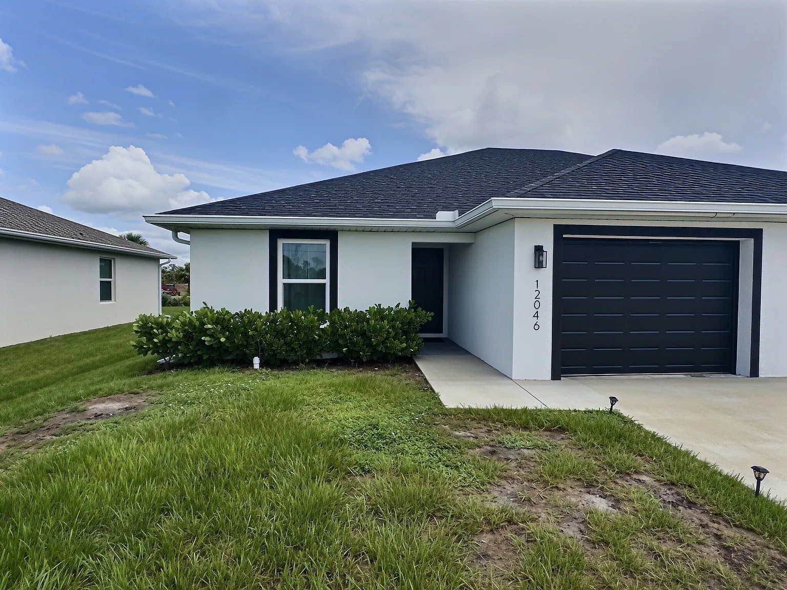 3 bed, 1347 sqft, $2,100 — Photo 1