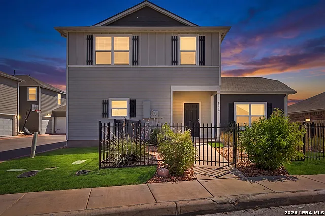 4 bed, 2.5 bath, 1871 sqft, $1,645 — Photo 1