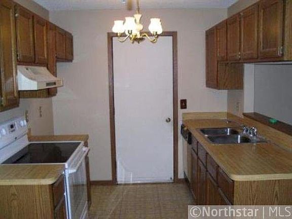 3rd image of 2527 Brookdale Lane
