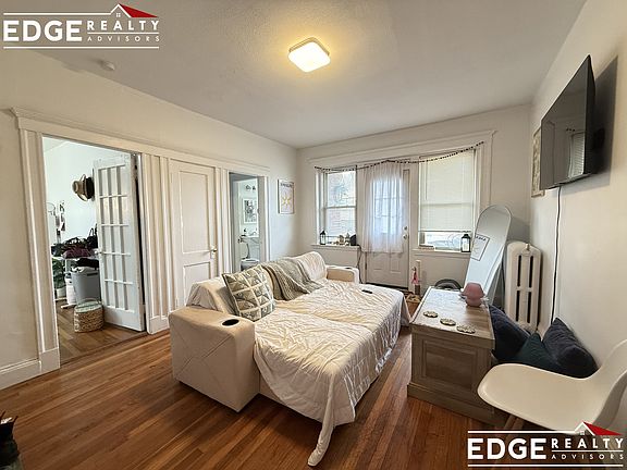 3rd image of 130 Brainerd Rd APT 16