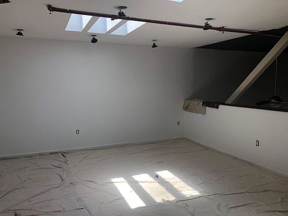 4th image of 10-51 48th Ave #2R