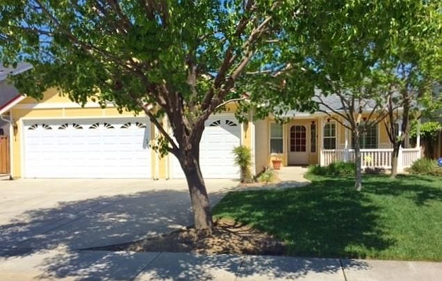 1st image of 1084 W Cinnamon Ave
