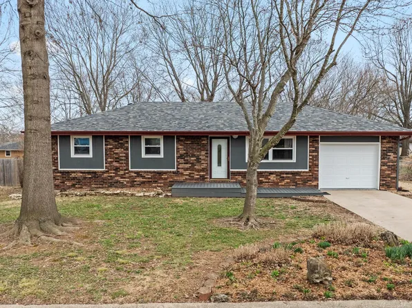 202 N Oakwood Avenue, Republic, MO 65738