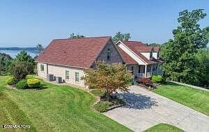2nd image of 849 Pinnacle Dr