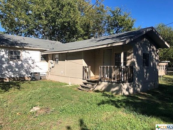 3rd image of 906 Diamond Cir