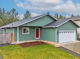 223 Cedar Brook Ln, Cave Junction, OR 97523