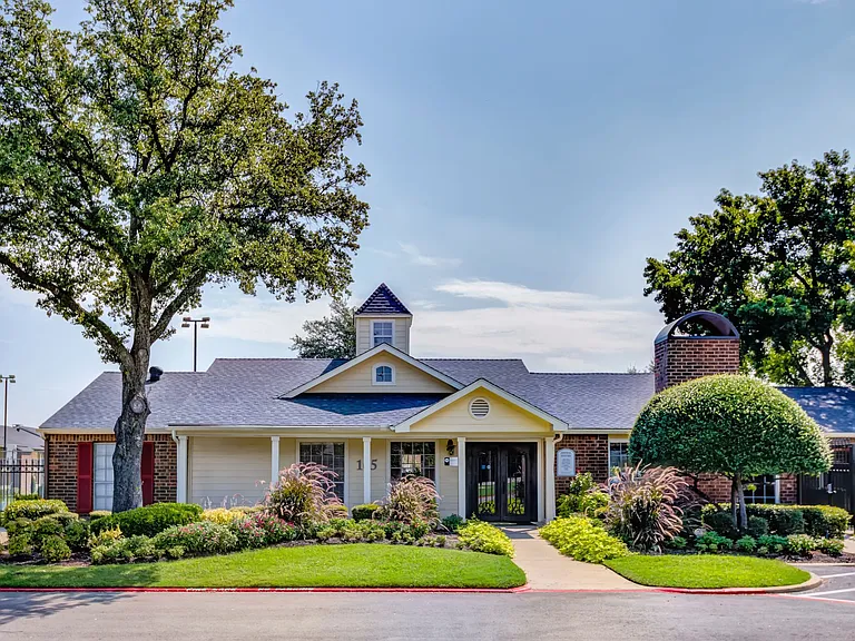 Villas At Waterchase — Photo 47