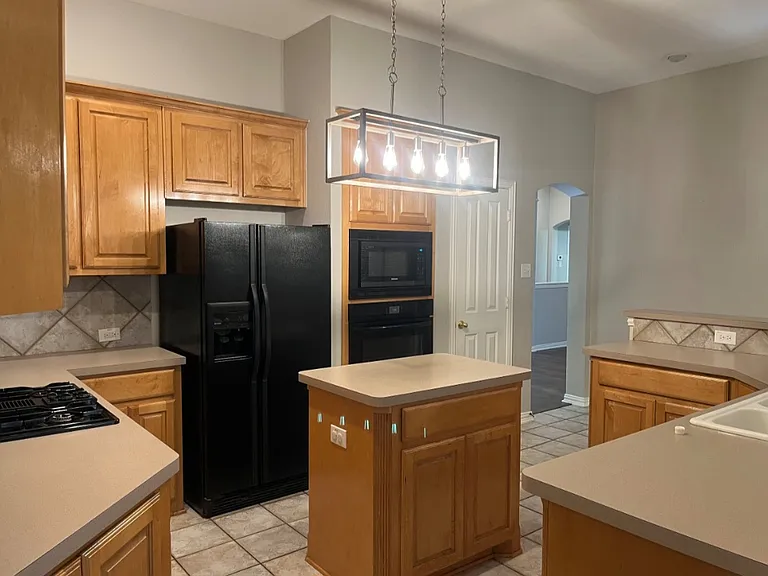 2702 View Mdw — Photo 32