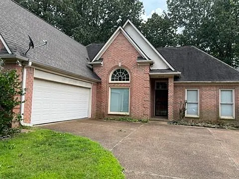 8669 Meadow Green Dr