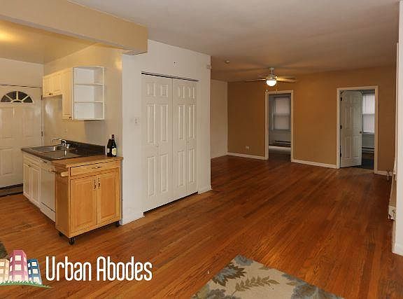 4th image of 3839 N Greenview Ave #11701W