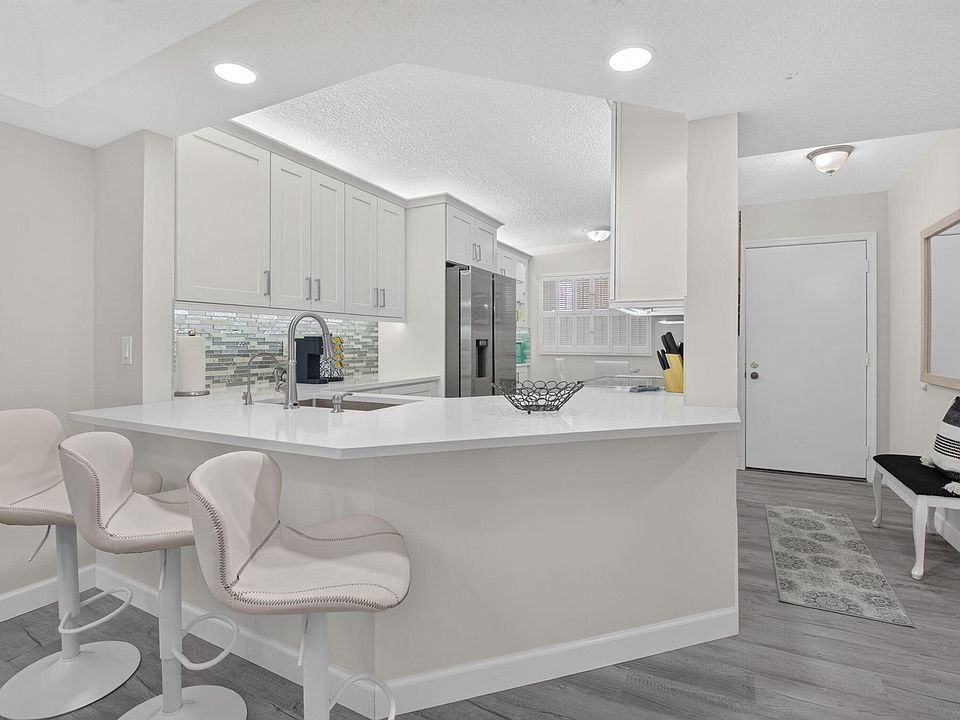 1st image of 23249 Barwood Ln N APT 305