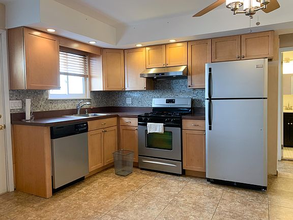 2nd image of 50 Myrna Ln