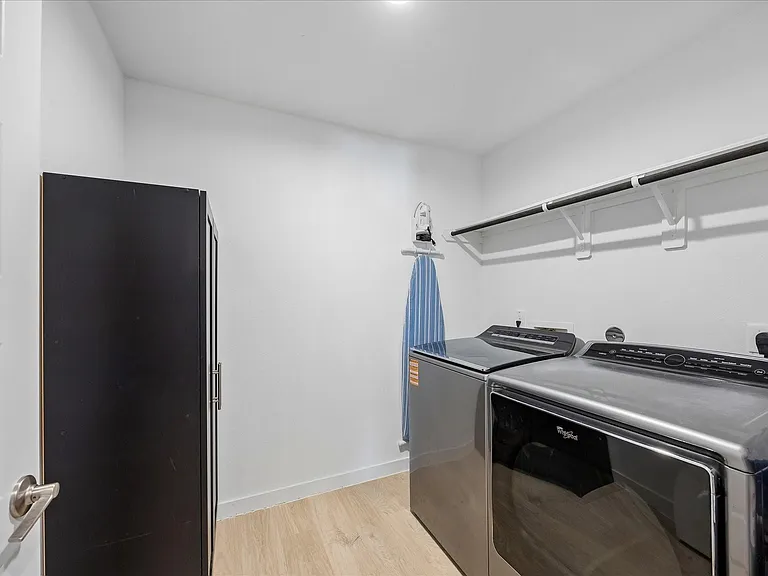 3335 Kendleshire Ln — Photo 30