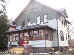 1814 Oakland Dr, Kalamazoo, MI 49008