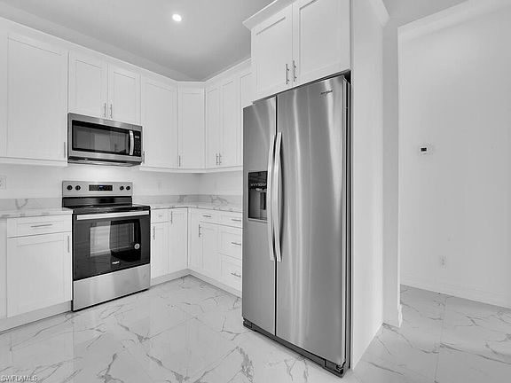 5th image of 2507 49th ST W