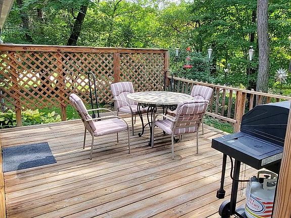 Wooded View, Deck furniture and BBQ