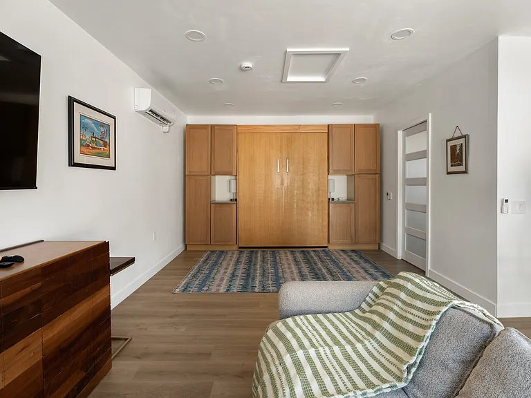 Glider Ave — Photo 4