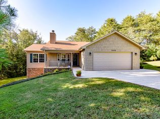 3425 Peppermint Hills Dr, Maryville, TN 37804