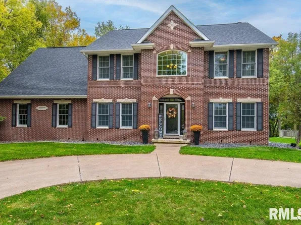 2397 Forest Reed Pl, Le Claire, IA 52753