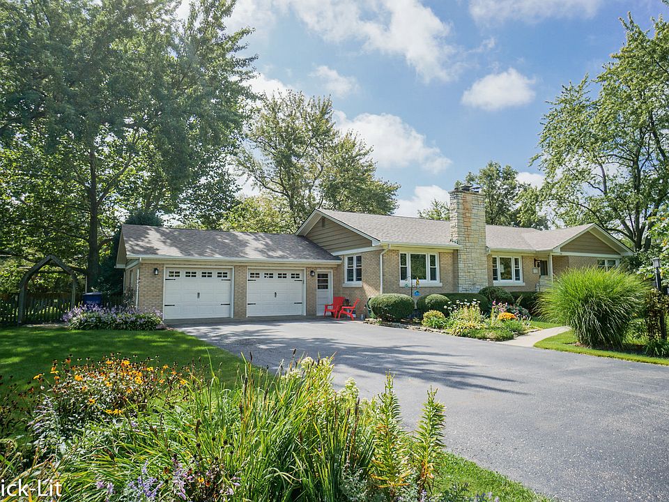 1st image of 136 E Oakview Dr