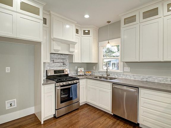 3rd image of 2767 Portola Way