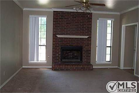 4th image of 202 Idle Creek Ln