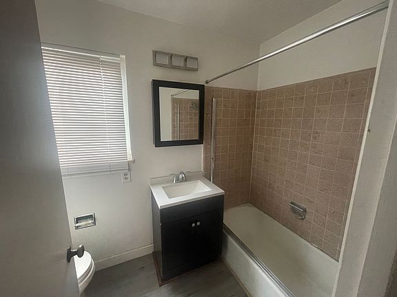 5th image of 230 Josefa St APT 5