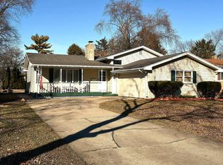 1645 Tulip Ln, Munster, IN 46321