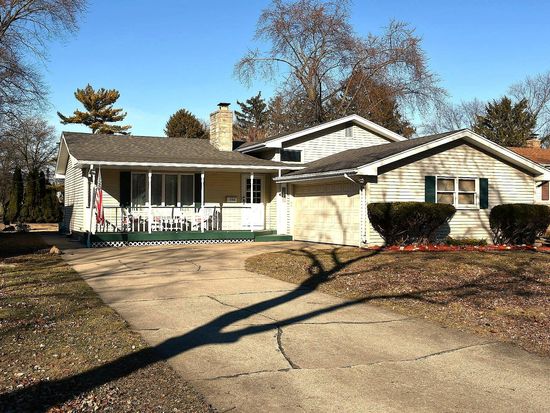1645 Tulip Ln, Munster, IN 46321