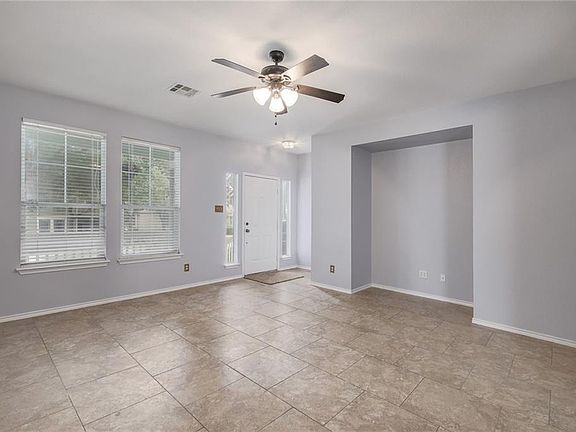 4th image of 908 Peyton Pl