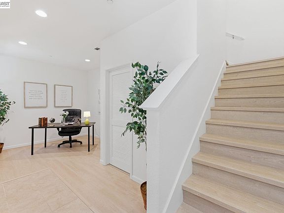 3rd image of 6677 S Mariposa Ln