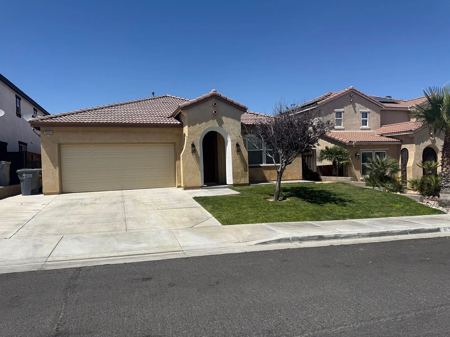 Hesperia-Mission Crest Home, Beautiful 3 Bedrooms, 2 Bathrooms — Photo 1