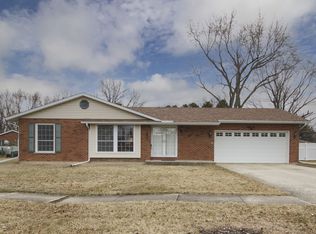 813 W Louise Ln, Peotone, IL 60468