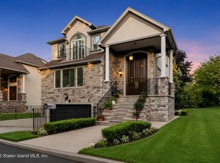 50 Harbor View Pl S, Staten Island, NY 10305