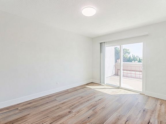 4th image of 4130 Tyler Ave #17