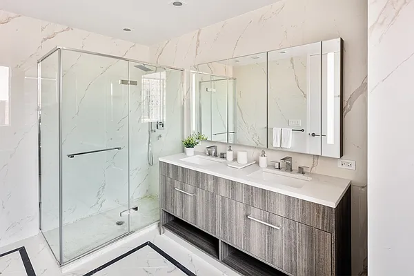 Rented by Lalezarian Properties | media 18