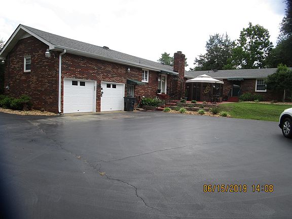 3rd image of 358 Cumberland Hills Dr