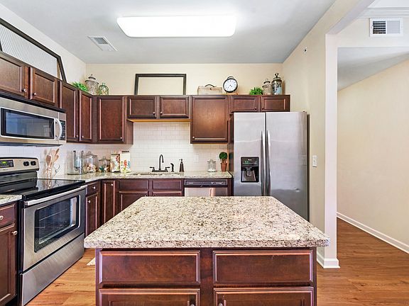 Waverly - 2 Bed / 2 Bath - 1,108 Sq.Ft.