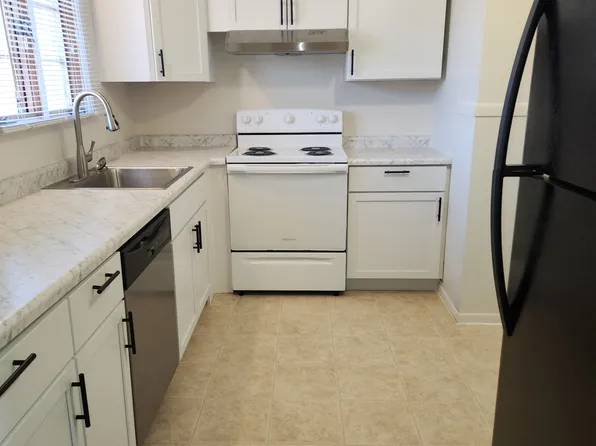 900 E 83rd St, Kansas City, MO 64131