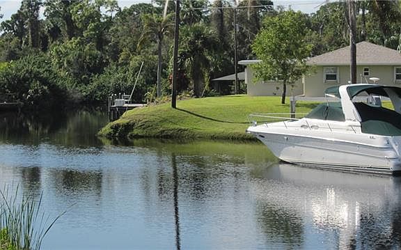 3rd image of 6101 Anchorline Ct