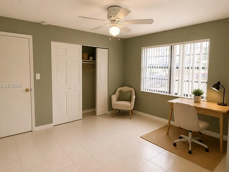 10900 NW 7th St #101 — Photo 5