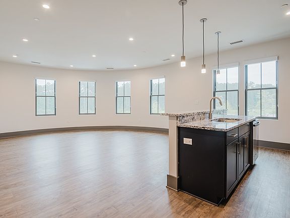 2nd image of 25 Minetta Ln #305