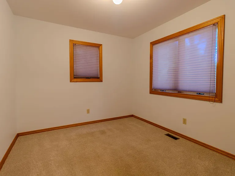 4015 Holiday North Ct — Photo 21