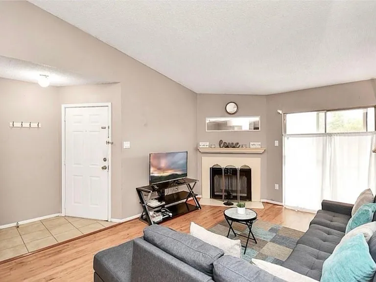 3770 Lovers Wood Ln #606 — Photo 5